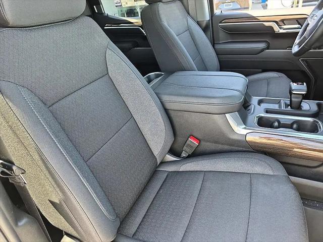 2026 Chevrolet Silverado 1500 4WD Crew Cab Standard Bed LT