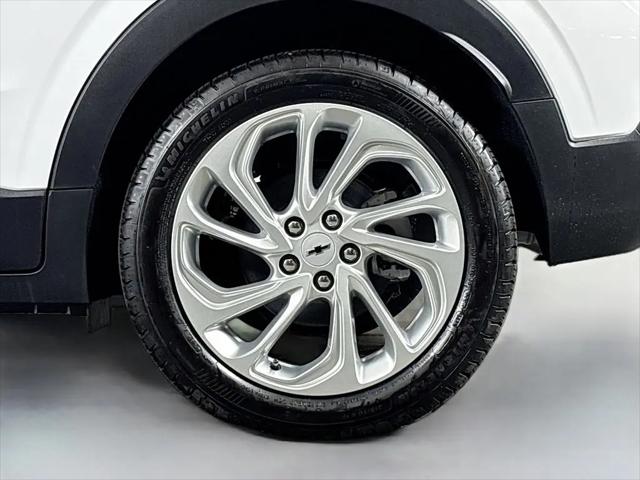 2027 Chevrolet Bolt LT FWD