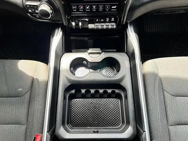 2021 Ram 1500 Big Horn Crew Cab 4x4 5'7" Box