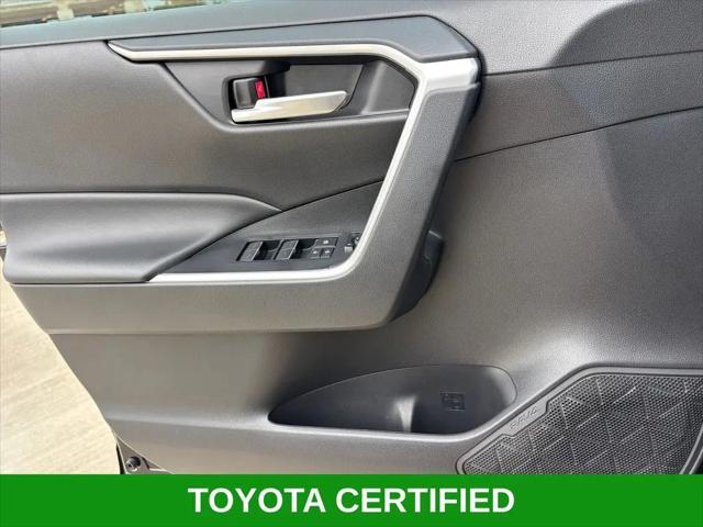 2025 Toyota RAV4 Hybrid SE