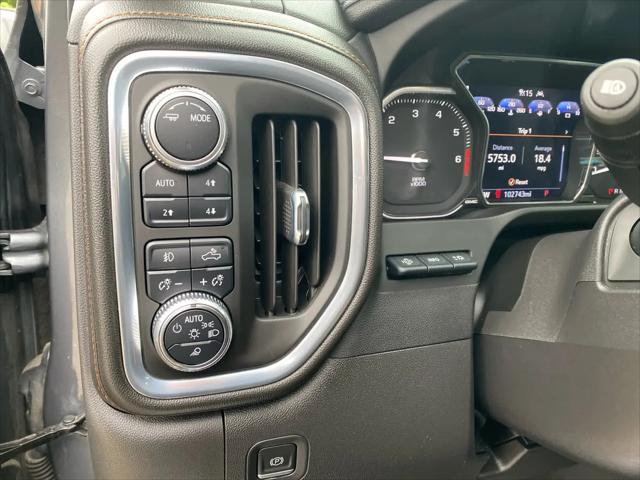 2022 GMC Sierra 1500 Limited 4WD Crew Cab Short Box AT4