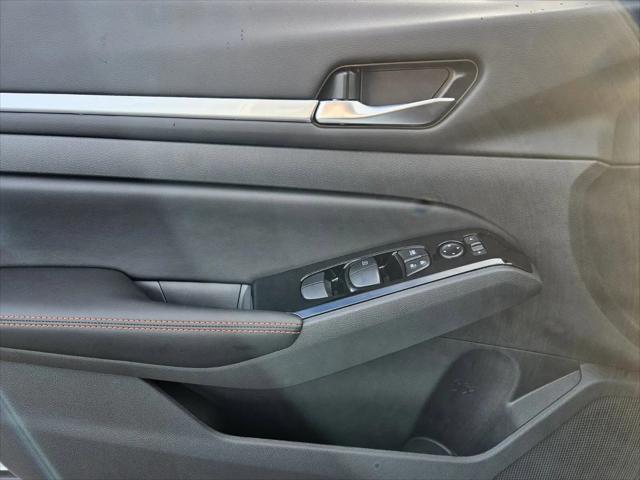 2025 Nissan Altima SR FWD