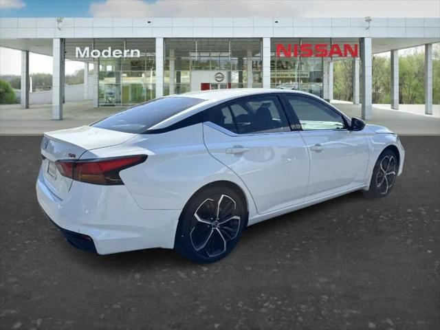 2025 Nissan Altima SR FWD
