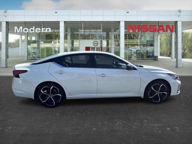 2025 Nissan Altima SR FWD