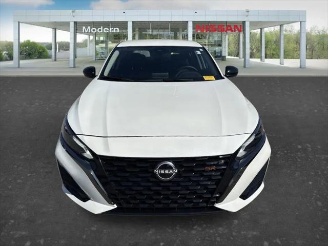 2025 Nissan Altima SR FWD