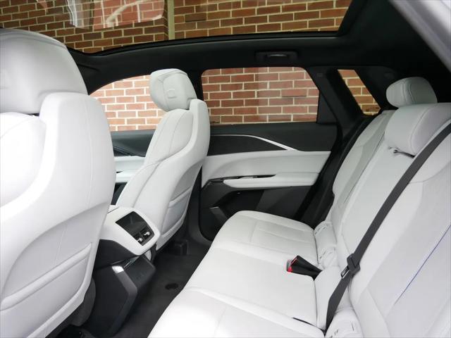 2024 Cadillac iQ Luxury w/1SC