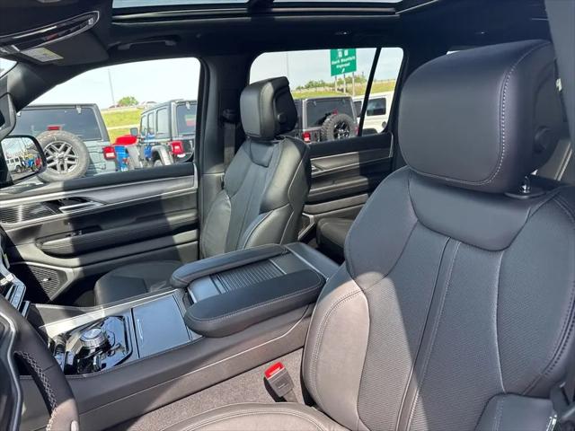 2026 Jeep Grand Wagoneer L 4x4
