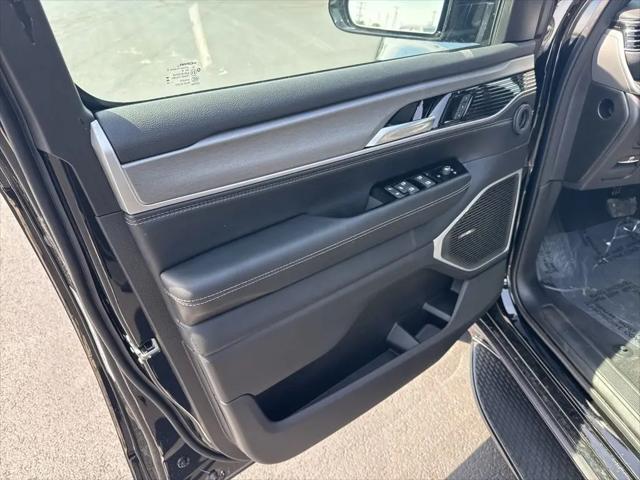 2026 Jeep Grand Wagoneer L 4x4