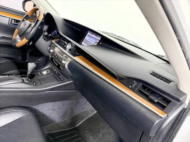 2014 Lexus ES 300h ES 300h