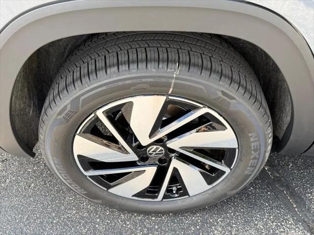 2026 Volkswagen Atlas SE with Technology