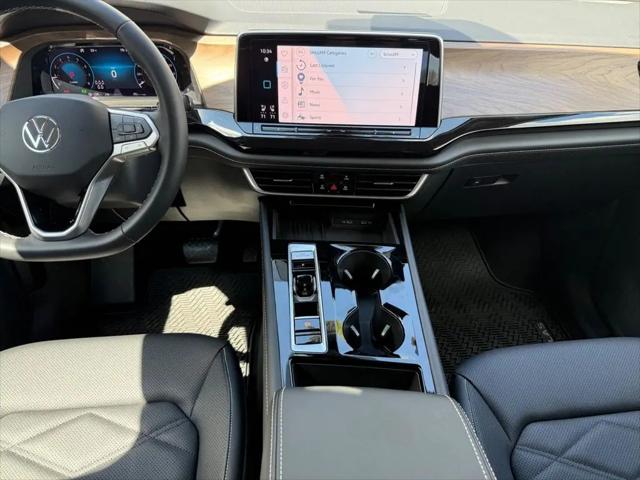 2026 Volkswagen Atlas SE with Technology