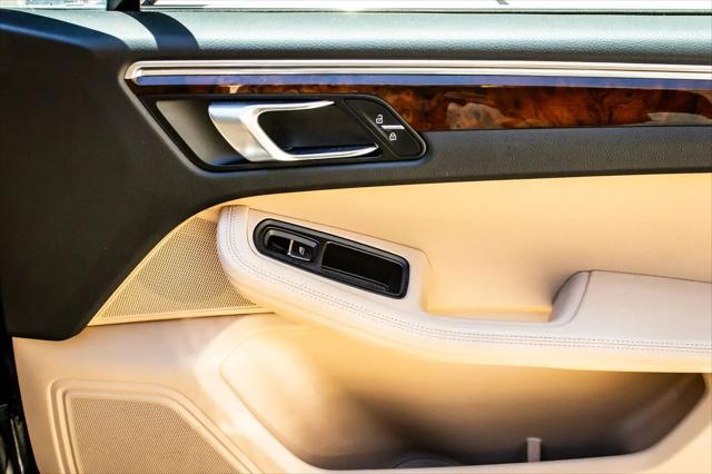 2023 Porsche Macan Macan