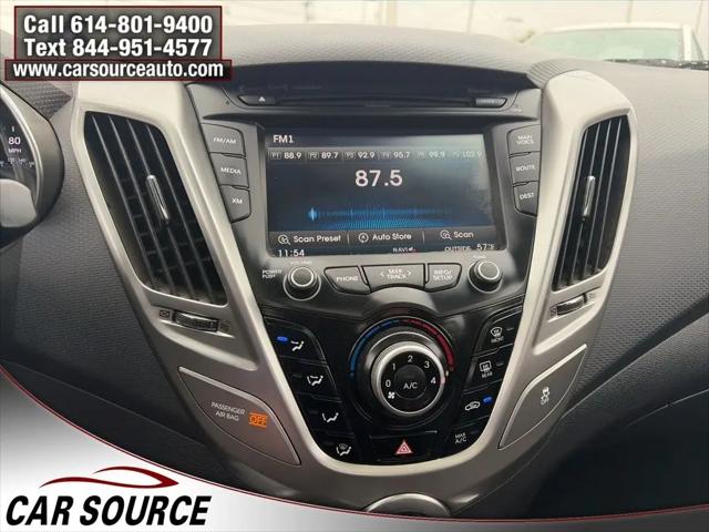 2013 Hyundai Veloster Base w/Black
