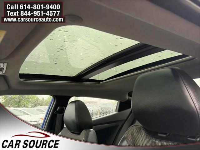 2013 Hyundai Veloster Base w/Black