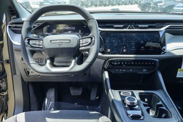 2026 Jeep Cherokee Laredo 4x4
