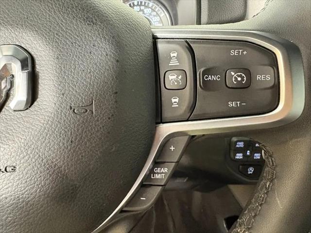 2025 Ram 1500 Big Horn Crew Cab 4x4 5'7" Box