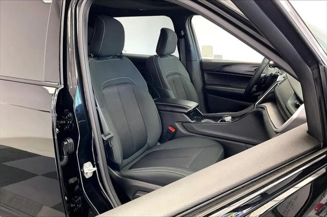 2025 Jeep Grand Cherokee L Laredo X 4x4