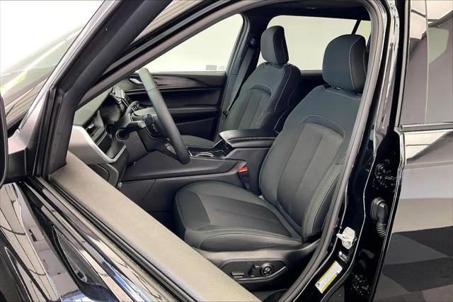 2025 Jeep Grand Cherokee L Laredo X 4x4