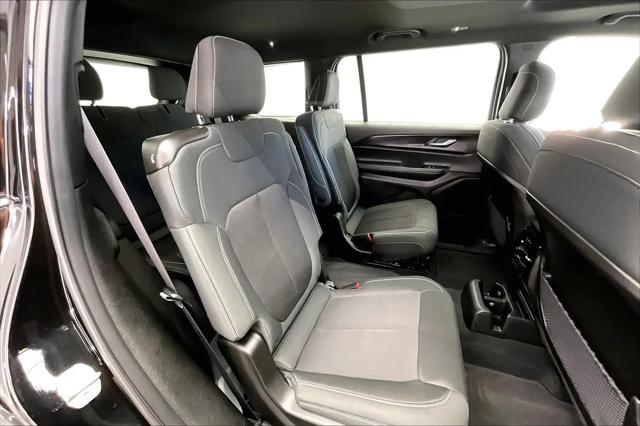 2025 Jeep Grand Cherokee L Laredo X 4x4