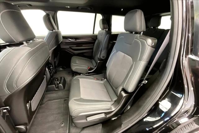 2025 Jeep Grand Cherokee L Laredo X 4x4