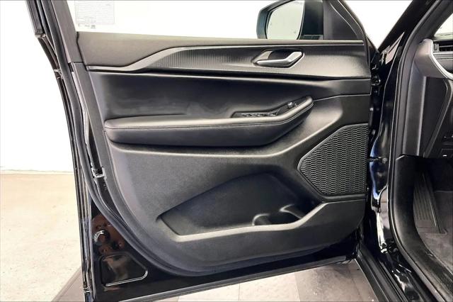 2025 Jeep Grand Cherokee L Laredo X 4x4