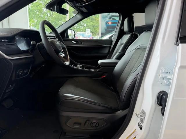 2026 Jeep Grand Cherokee L Altitude 4x4