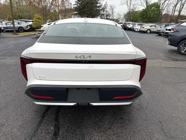 2026 Kia K4 LXS
