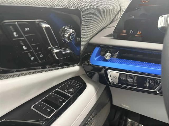 2025 Cadillac iQ Luxury 2 AWD