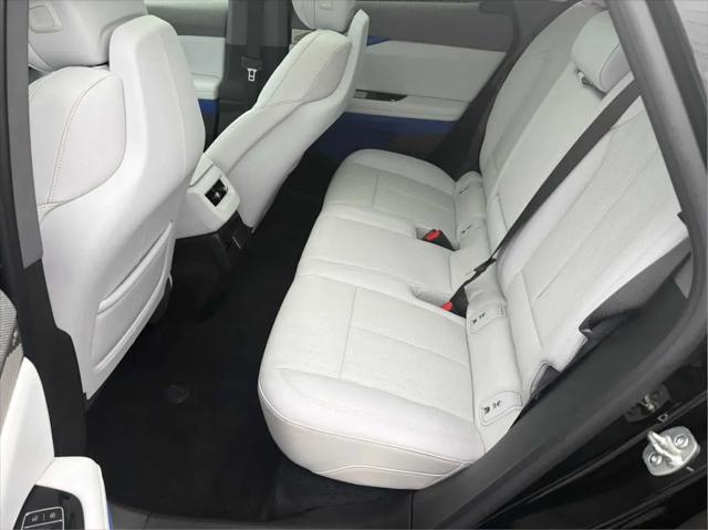 2025 Cadillac iQ Luxury 2 AWD