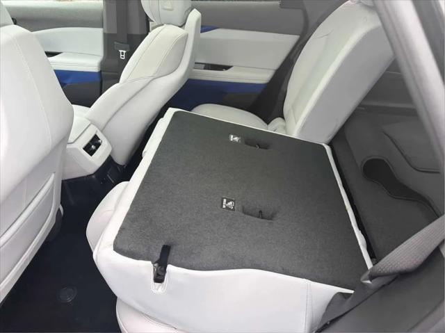 2025 Cadillac iQ Luxury 2 AWD
