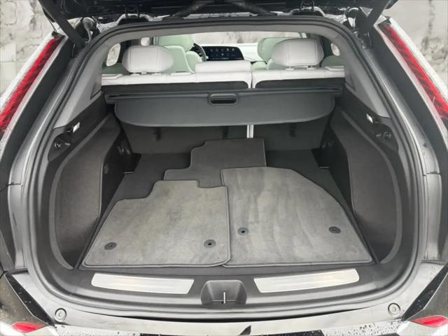 2025 Cadillac iQ Luxury 2 AWD