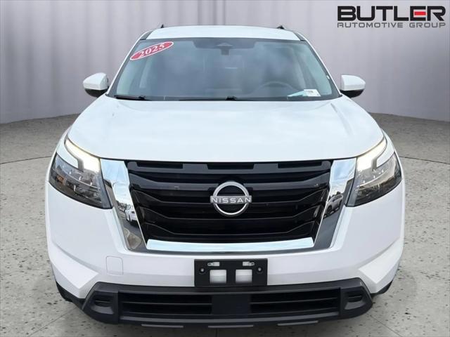 2025 Nissan Pathfinder SV 4WD