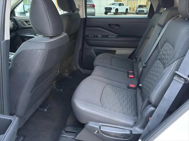 2025 Nissan Pathfinder SV 4WD