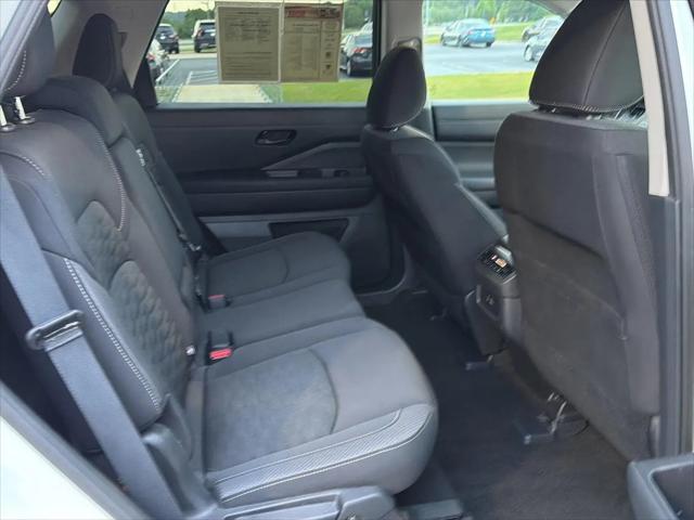 2025 Nissan Pathfinder SV 4WD