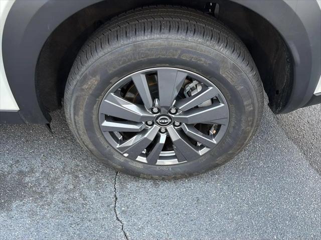 2025 Nissan Pathfinder SV 4WD