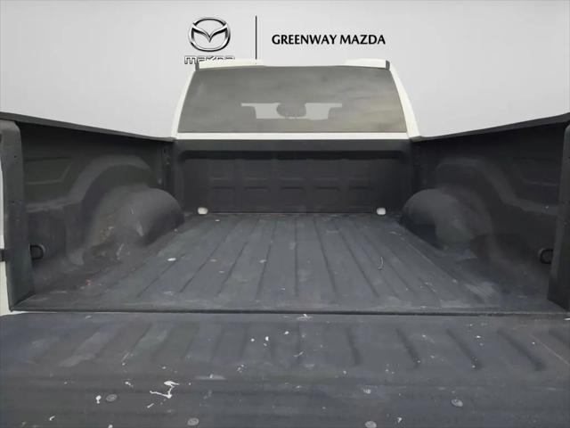 2022 Ram 1500 Classic SLT Crew Cab 4x4 5'7" Box
