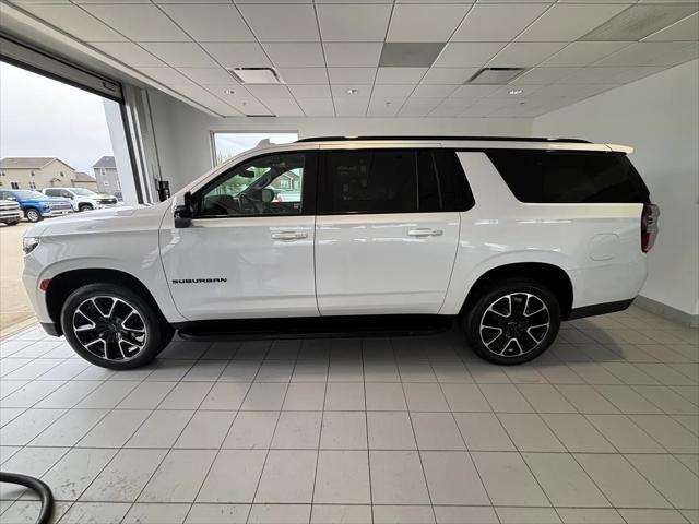 2022 Chevrolet Suburban 4WD RST