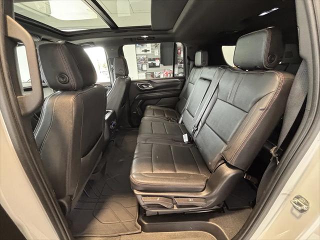 2022 Chevrolet Suburban 4WD RST