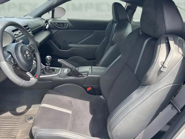 2025 Toyota GR86 Premium