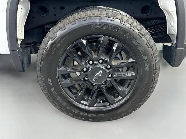 2025 Chevrolet Silverado 2500HD 4WD Crew Cab Standard Bed Custom