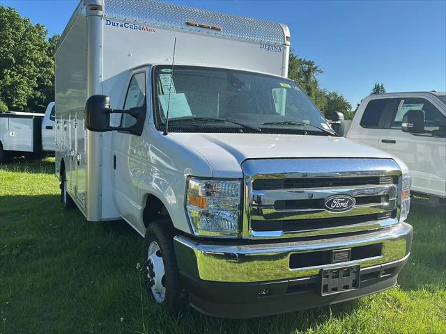 2027 Ford E-350 Cutaway E-Series Cutaway for sale in Milford, CT