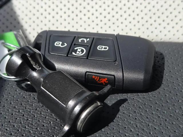 2026 Volkswagen Taos SEL