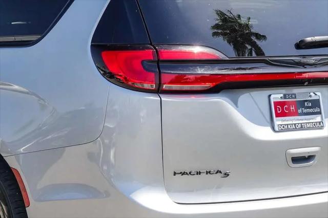2022 Chrysler Pacifica Hybrid Touring L