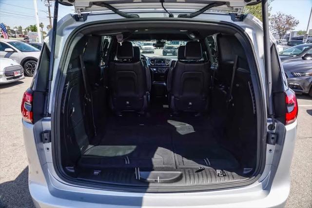 2022 Chrysler Pacifica Hybrid Touring L