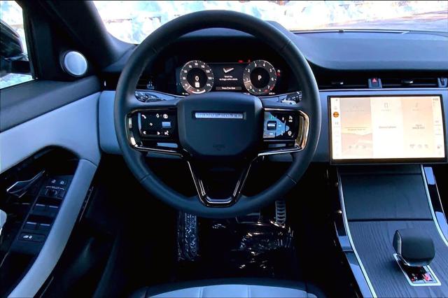 2026 Land Rover Range Rover Evoque Dynamic SE