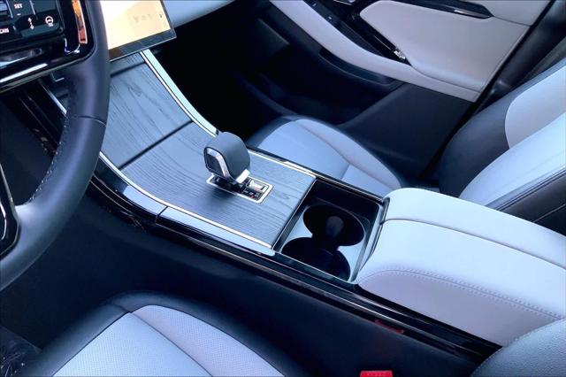 2026 Land Rover Range Rover Evoque Dynamic SE