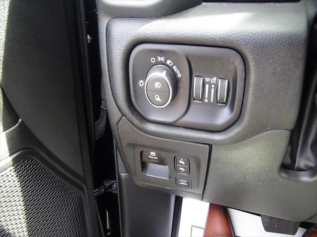 2025 Ram 1500 Big Horn Crew Cab 4x4 64 Box