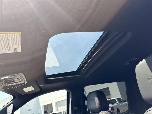 2024 GMC Sierra 2500HD 4WD Crew Cab Standard Bed AT4