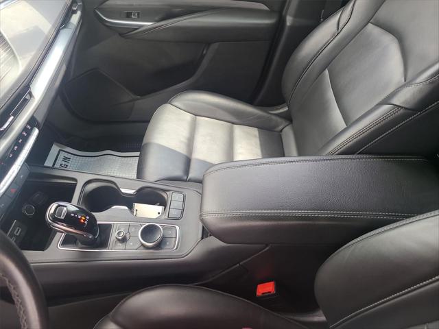 2024 Cadillac XT4 FWD Premium Luxury