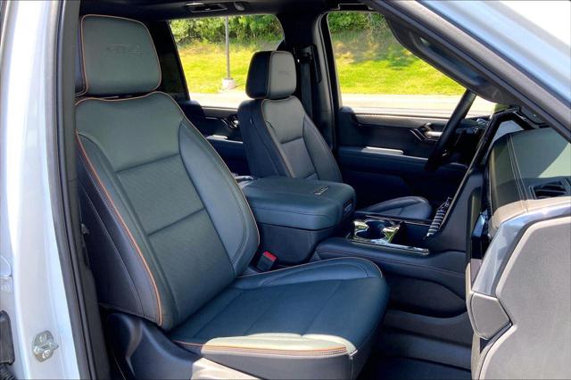 2025 GMC Yukon XL 4WD AT4